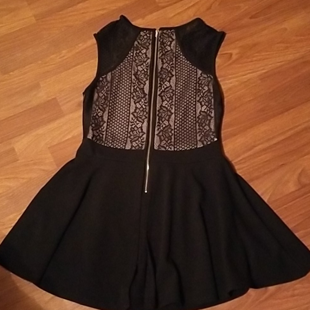 Dress - Picture 3 of 4